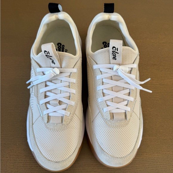 Clove Strada Sand/White/Gum Healthcare Lace-up Comfort Sneakers Size W8/M6.5 - Picture 3 of 8